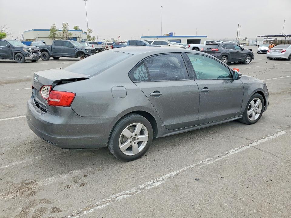2011 Volkswagen Jetta მანქანა იყიდება აუქციონზე, vin: 3VWDZ7AJ0BM373687, აუქციონის ნომერი: 49939306