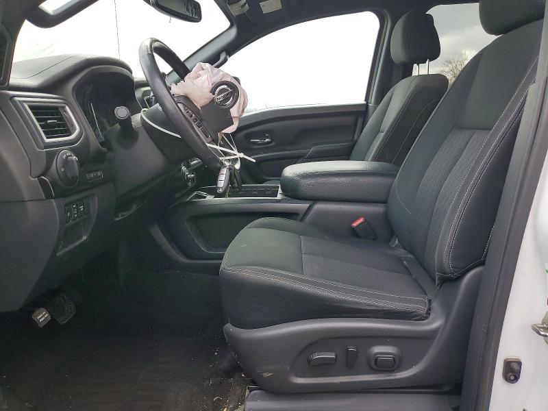48482736 :رقم المزاد ، 1N6AA1E5XJN518503 vin ، 2018 Nissan Titan مزاد بيع