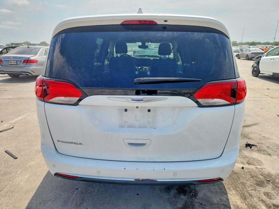 51716586 :رقم المزاد ، 2C4RC1FG3JR116759 vin ، 2018 Chrysler Pacifica مزاد بيع