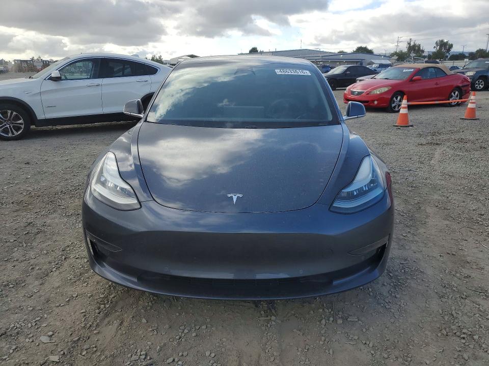 48633616 :رقم المزاد ، 5YJ3E1EA8KF324307 vin ، 2019 Tesla Model 3 مزاد بيع