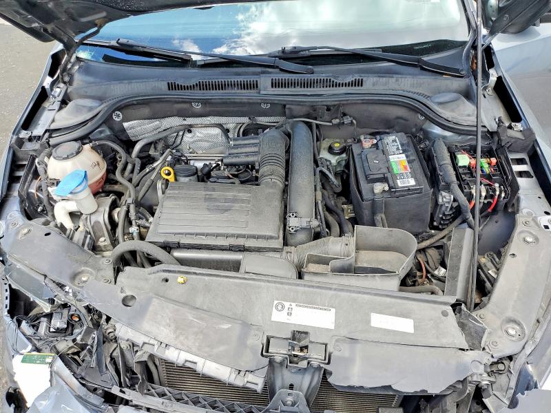 49438226 :رقم المزاد ، 3VWDB7AJ2JM205102 vin ، 2018 Volkswagen Jetta مزاد بيع