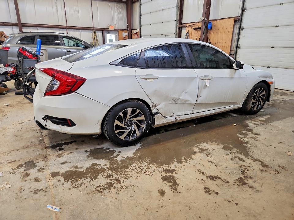 Продажа на аукционе авто 2016 Honda Civic, vin: 2HGFC2F71GH005751, номер лота: 50992196