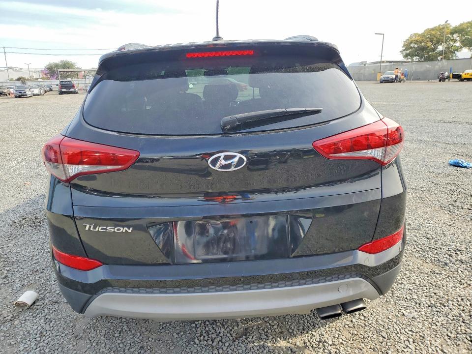 2017 Hyundai Tucson მანქანა იყიდება აუქციონზე, vin: KM8J33A27HU570428, აუქციონის ნომერი: 51164496