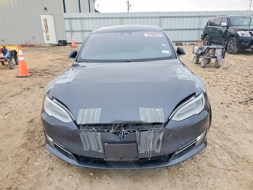 50321326 :رقم المزاد ، 5YJSA1E23HF195773 vin ، 2017 Tesla Model S مزاد بيع