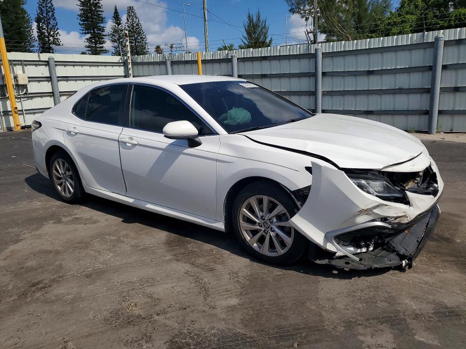 Продажа на аукционе авто 2021 Toyota Camry, vin: 4T1C11AK2MU559625, номер лота: 51497916