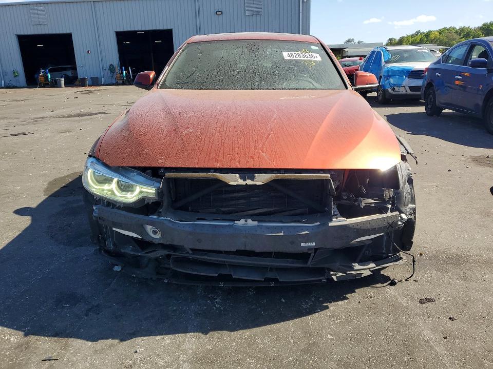 48283636 :رقم المزاد ، WBA8B9C58JEE81077 vin ، 2018 Bmw 330 مزاد بيع