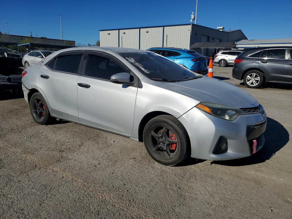 48806936 :رقم المزاد ، 5YFBURHE3FP236786 vin ، 2015 Toyota Corolla مزاد بيع
