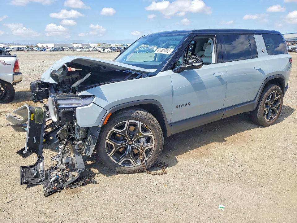 51126866 :رقم المزاد ، 7PDSGBBA8SN063514 vin ، 2025 Rivian R1s مزاد بيع