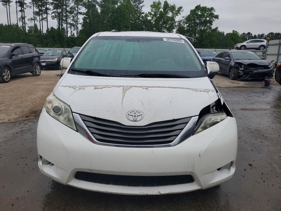 50720906 :رقم المزاد ، 5TDYK3DC4ES503182 vin ، 2014 Toyota Sienna مزاد بيع