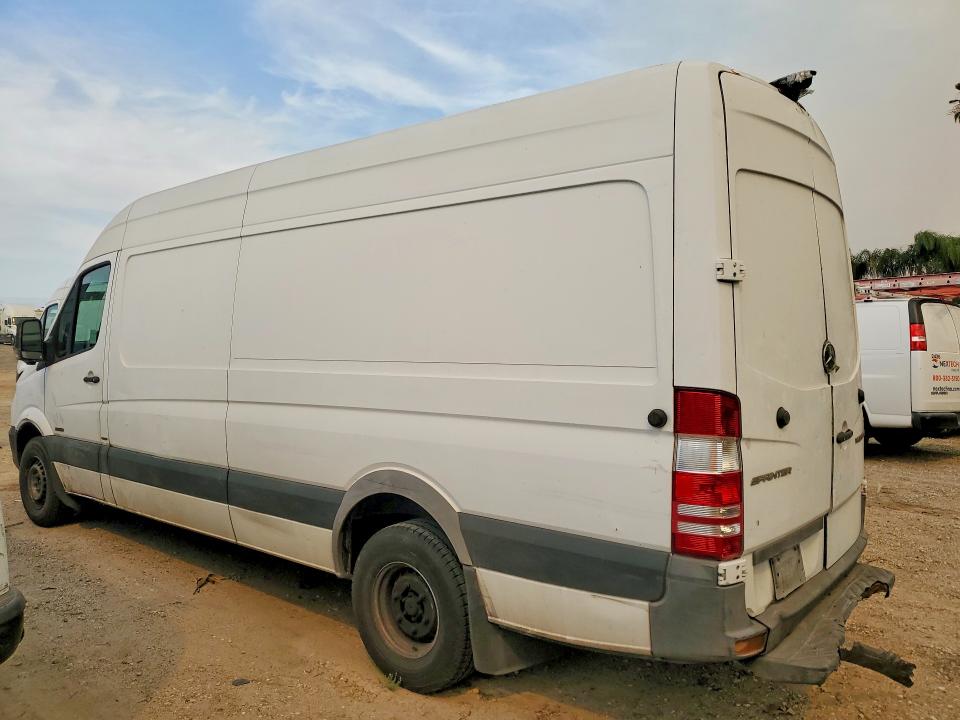 Продажа на аукционе авто 2015 Mercedes Benz Sprinter, vin: WD3PF4CC5FP131803, номер лота: 47436986