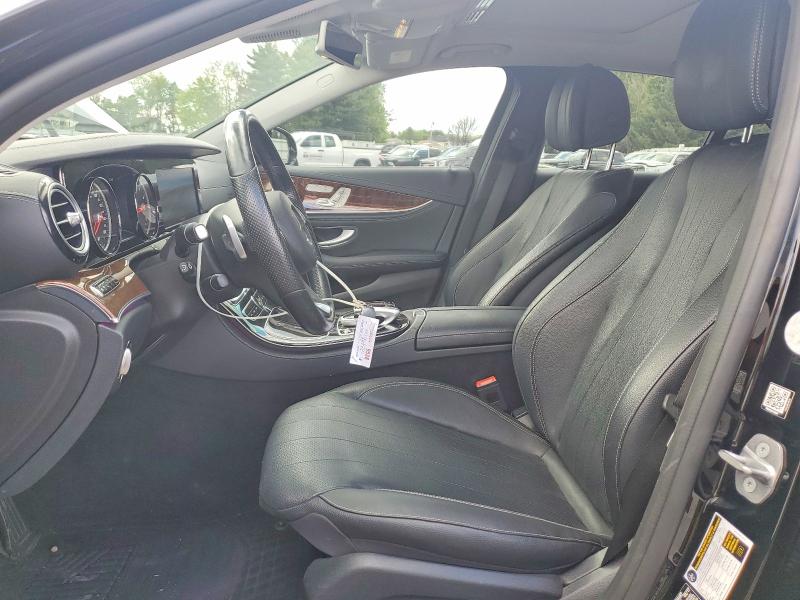 51365956 :رقم المزاد ، WDDZF4KB3HA219784 vin ، 2017 Mercedes-benz E مزاد بيع