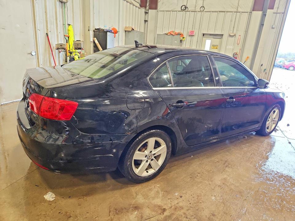 51193696 :رقم المزاد ، 3VWLL7AJXDM444863 vin ، 2013 Volkswagen Jetta مزاد بيع