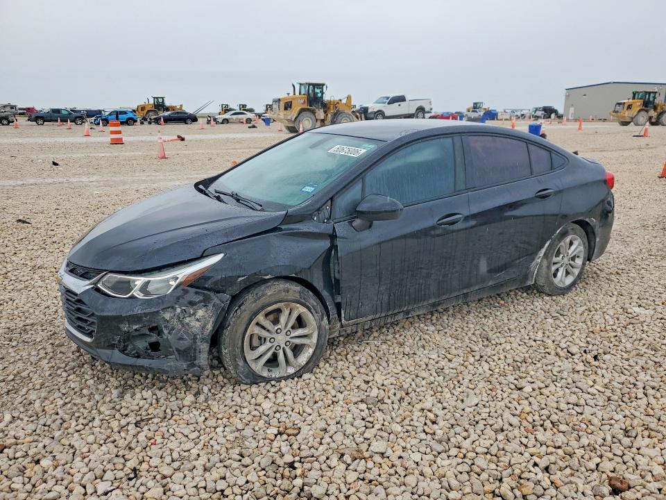 50675006 :رقم المزاد ، 1G1BC5SMXK7102907 vin ، 2019 Chevrolet Cruze مزاد بيع