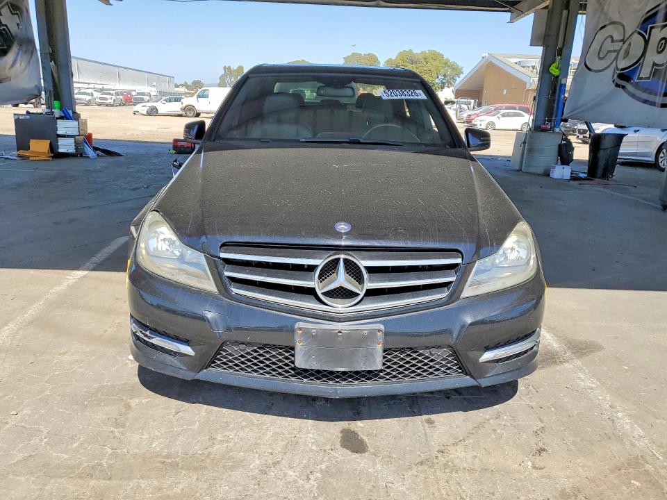 52038326 :رقم المزاد ، WDDGF4HB4EG245060 vin ، 2014 Mercedes-benz C مزاد بيع