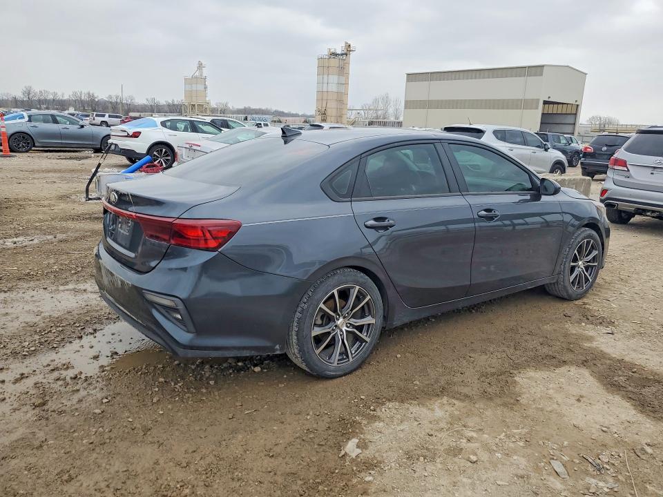 2021 Kia Forte მანქანა იყიდება აუქციონზე, vin: 3KPF24AD0ME290301, აუქციონის ნომერი: 48662476
