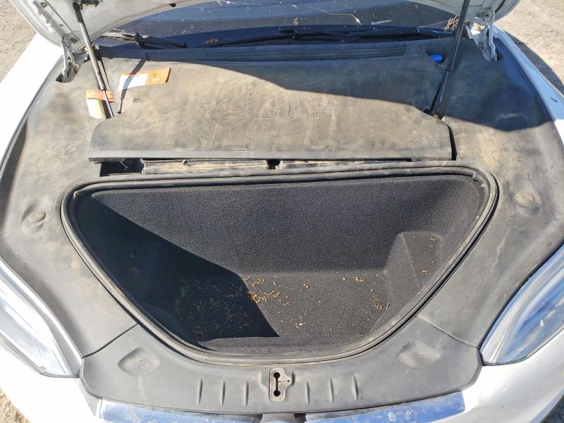 48970296 :رقم المزاد ، 5YJSA1E28GF151590 vin ، 2016 Tesla Model S مزاد بيع