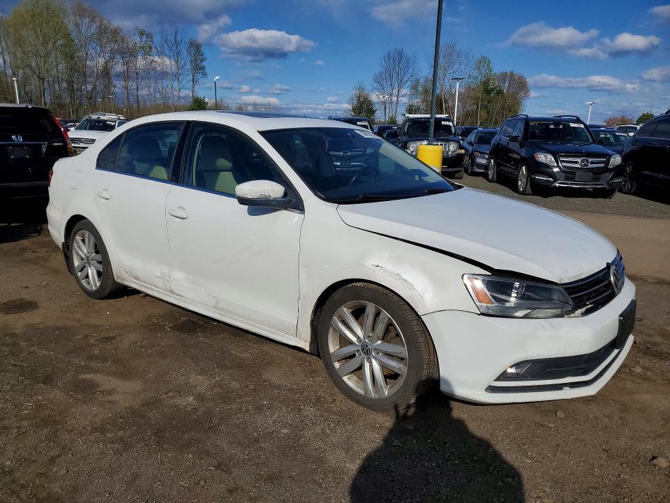 50065356 :رقم المزاد ، 3VWL17AJ7FM309851 vin ، 2015 Volkswagen Jetta مزاد بيع