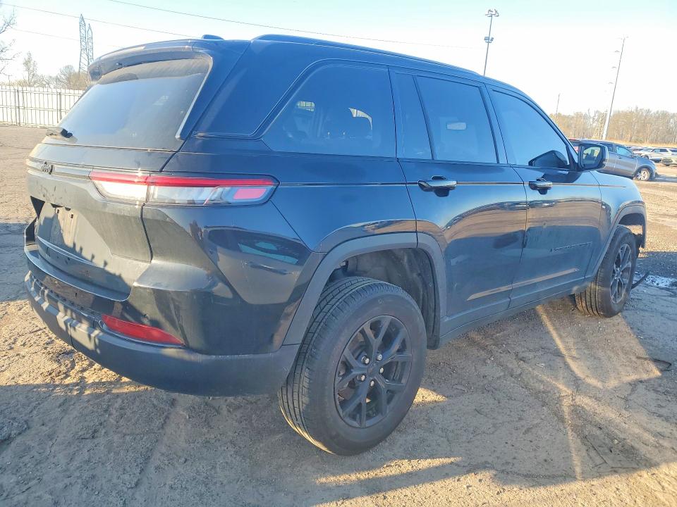 Продажа на аукционе авто 2024 Jeep Grand Cherokee, vin: 1C4RJHAGXR8600540, номер лота: 50233936