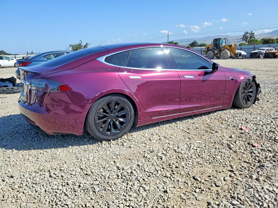 51511506 :رقم المزاد ، 5YJSA1E26HF183777 vin ، 2017 Tesla Model S مزاد بيع