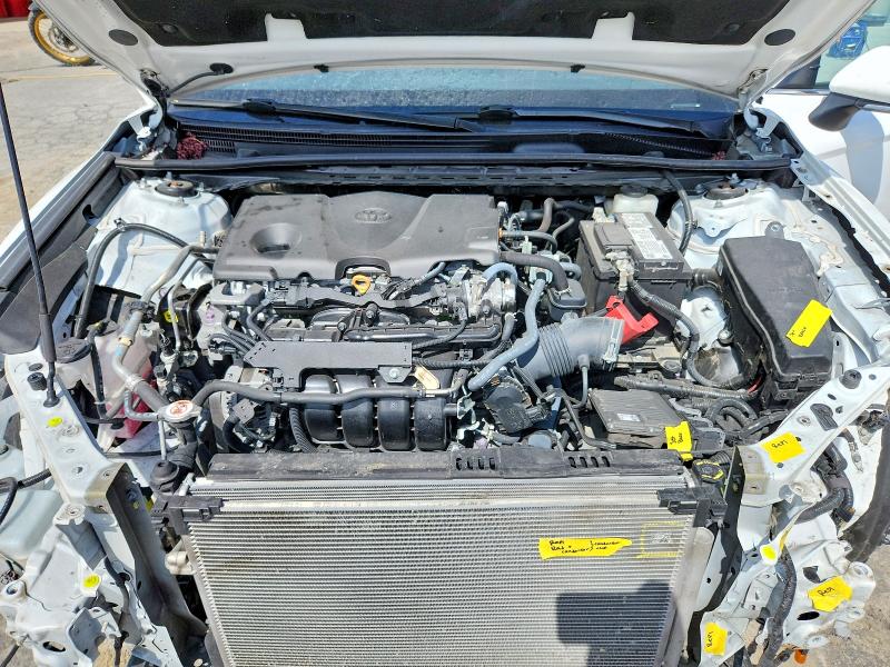 49331136 :رقم المزاد ، 4T1T11AK2NU702798 vin ، 2022 Toyota Camry مزاد بيع