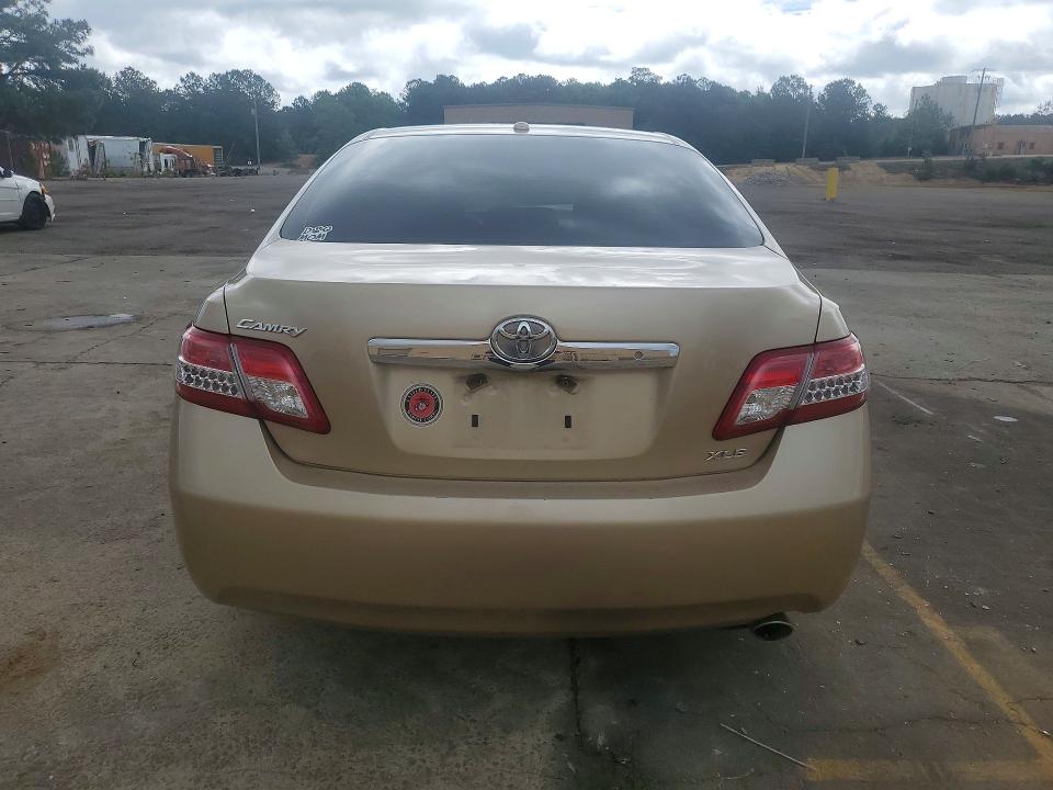 51881076 :رقم المزاد ، 4T1BF3EK4AU022169 vin ، 2010 Toyota Camry مزاد بيع