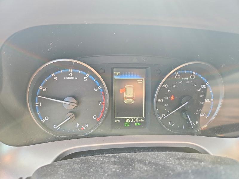 Продажа на аукционе авто 2018 Toyota Rav4, vin: JTMWFREV7JD121233, номер лота: 50782606