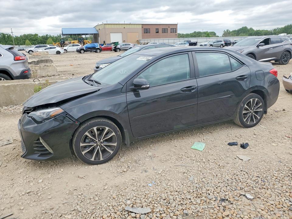 51287566 :رقم المزاد ، 5YFBURHEXHP714396 vin ، 2017 Toyota Corolla مزاد بيع