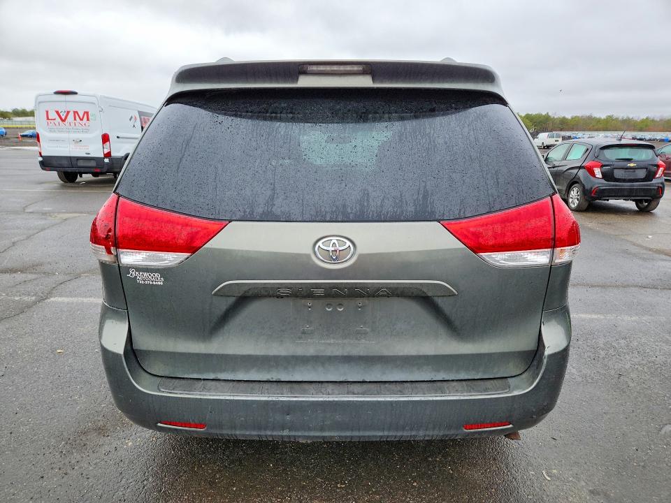 2013 Toyota Sienna მანქანა იყიდება აუქციონზე, vin: 5TDKK3DC6DS325912, აუქციონის ნომერი: 47442326