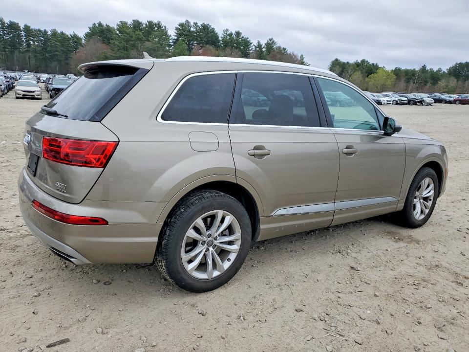 50049746 :رقم المزاد ، WA1LABF7XHD006946 vin ، 2017 Audi Q7 مزاد بيع