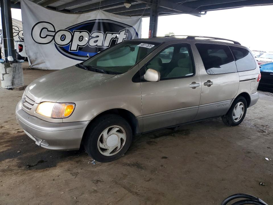 48017526 :رقم المزاد ، 4T3ZF13C22U481739 vin ، 2002 Toyota Sienna مزاد بيع