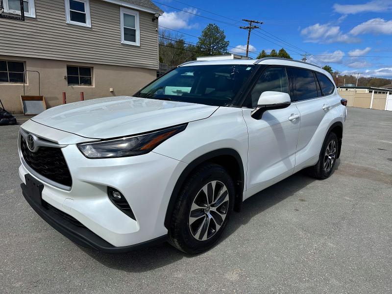 Продажа на аукционе авто 2022 Toyota Highlander, vin: 5TDGZRBH8NS560185, номер лота: 49934486