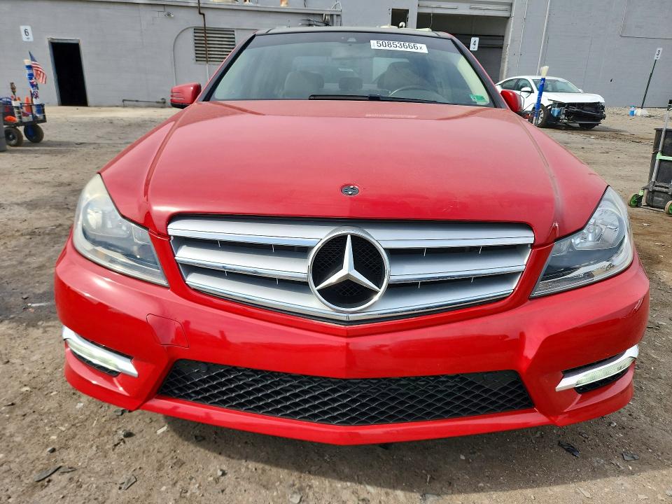 Продажа на аукционе авто 2014 Mercedes-benz C, vin: WDDGF4HB1EA945136, номер лота: 50853666