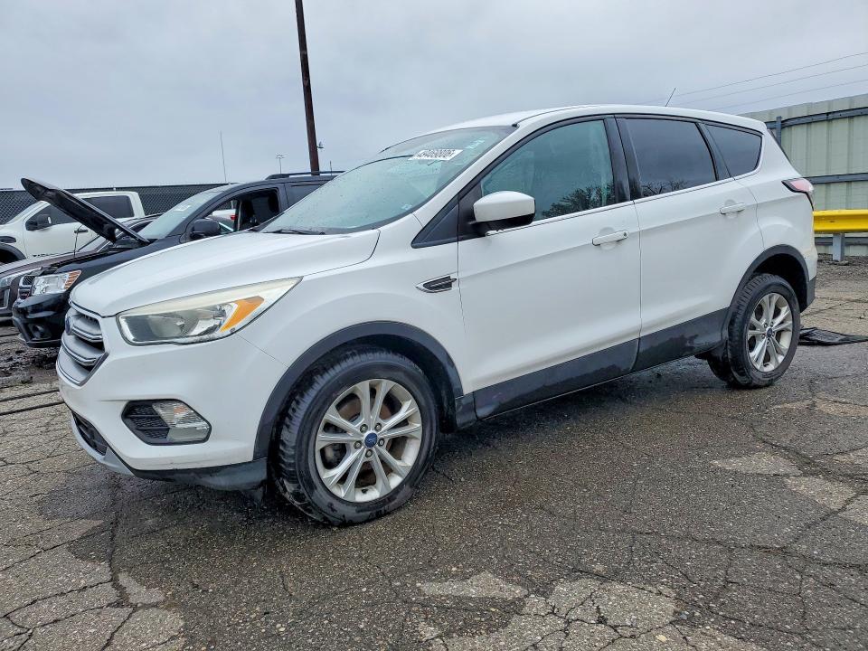 49469806 :رقم المزاد ، 1FMCU0GD1HUD83263 vin ، 2017 Ford Escape مزاد بيع