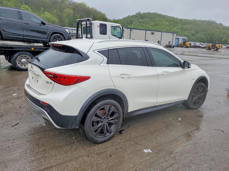51649966 :رقم المزاد ، SJKCH5CR8JA052577 vin ، 2018 Infiniti Qx30 مزاد بيع