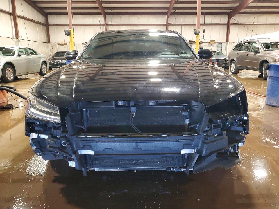 48144096 :رقم المزاد ، WAU32AFD5FN028926 vin ، 2015 Audi A8 مزاد بيع
