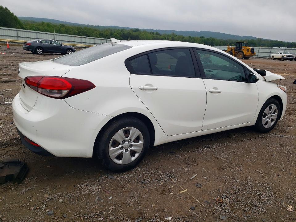 2017 Kia Forte მანქანა იყიდება აუქციონზე, vin: 3KPFK4A70HE065537, აუქციონის ნომერი: 51620546