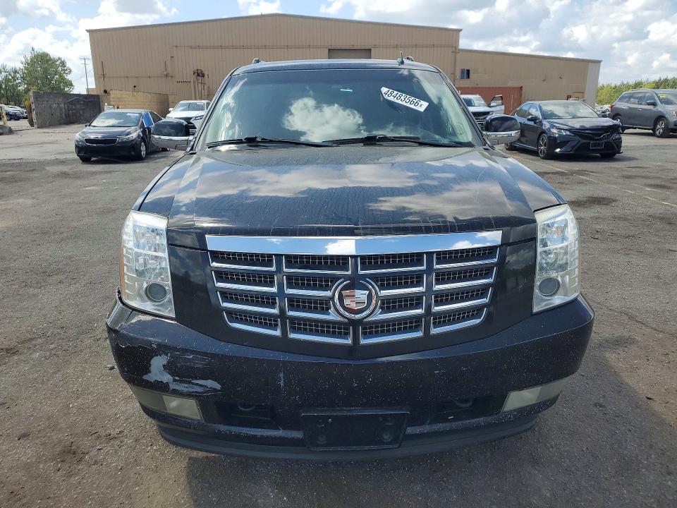 48483566 :رقم المزاد ، 1GYS4JEF5BR137380 vin ، 2011 Cadillac Escalade مزاد بيع