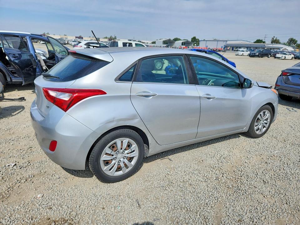 Продажа на аукционе авто 2017 Hyundai Elantra Gt, vin: KMHD35LH3HU361777, номер лота: 49446546