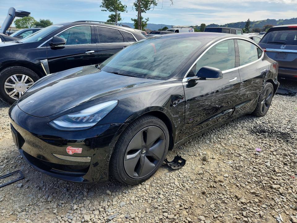 Продажа на аукционе авто 2018 Tesla Model 3, vin: 5YJ3E1EB5JF113086, номер лота: 49843826