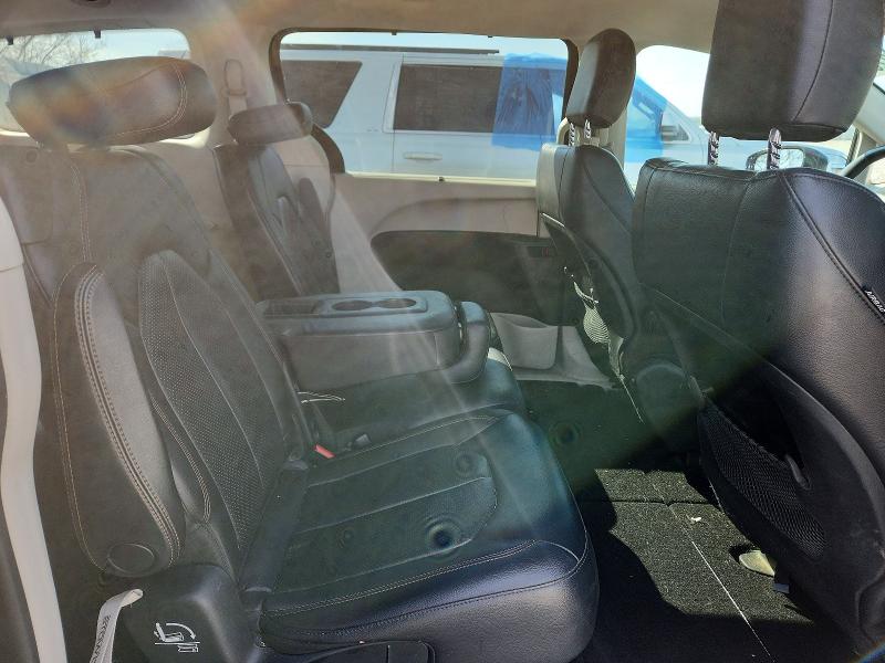 48712206 :رقم المزاد ، 2C4RC1BG9JR246700 vin ، 2018 Chrysler Pacifica مزاد بيع
