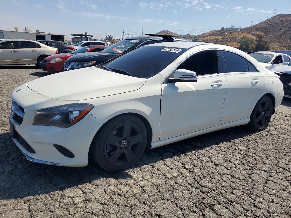51520126 :رقم المزاد ، WDDSJ4EB5JN611806 vin ، 2018 Mercedes-benz Cla مزاد بيع