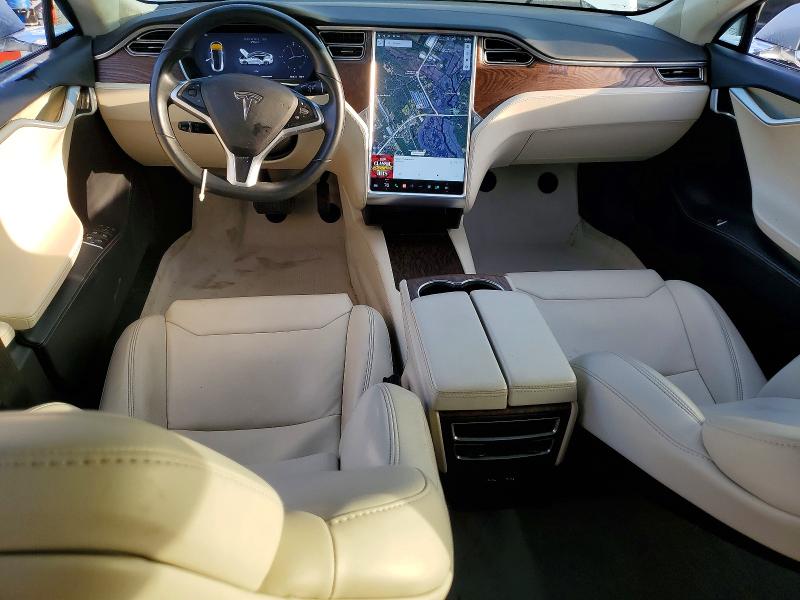 48327806 :رقم المزاد ، 5YJSA1E27HF231691 vin ، 2017 Tesla Model S مزاد بيع