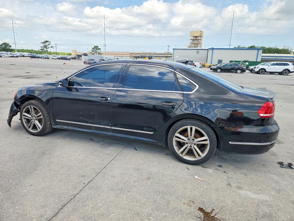 51528066 :رقم المزاد ، 1VWBS7A30FC019544 vin ، 2015 Volkswagen Passat مزاد بيع