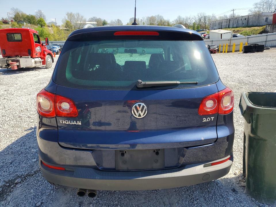 49471216 :رقم المزاد ، WVGAV7AX0BW504327 vin ، 2011 Volkswagen Tiguan مزاد بيع