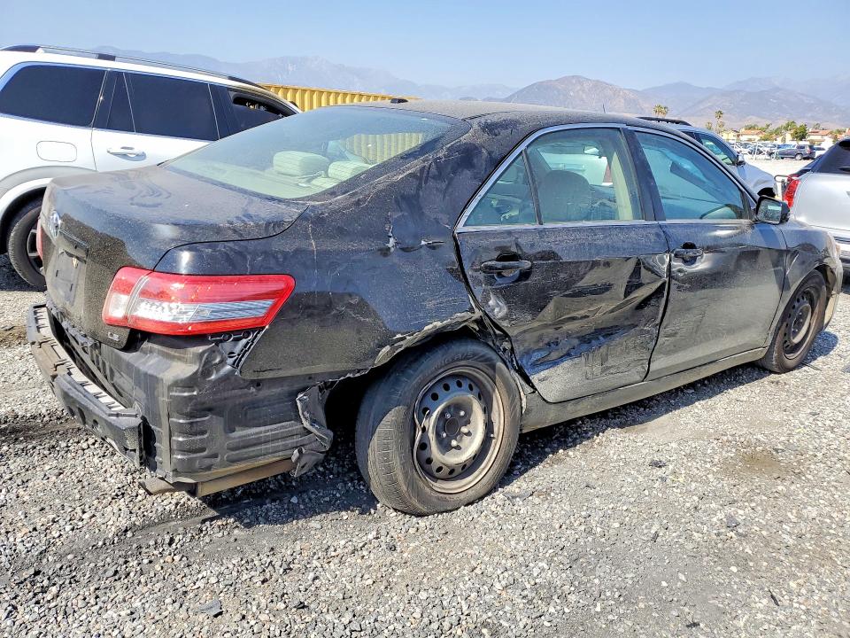 51683886 :رقم المزاد ، 4T4BF3EK0BR142817 vin ، 2011 Toyota Camry مزاد بيع
