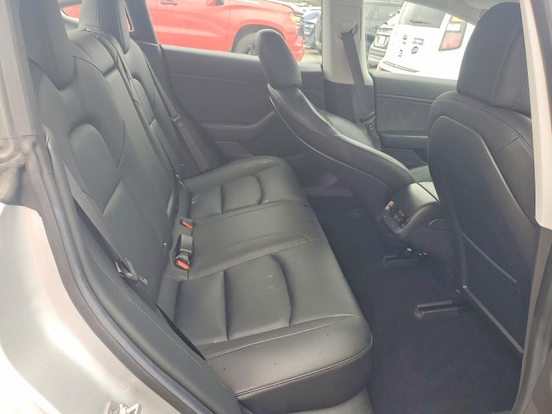 48148176 :رقم المزاد ، 5YJ3E1EB7JF073948 vin ، 2018 Tesla Model 3 مزاد بيع