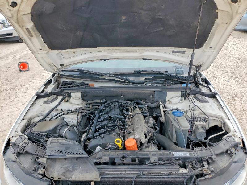 Продажа на аукционе авто 2015 Audi A4, vin: WAUBFAFL7FN002707, номер лота: 52005226