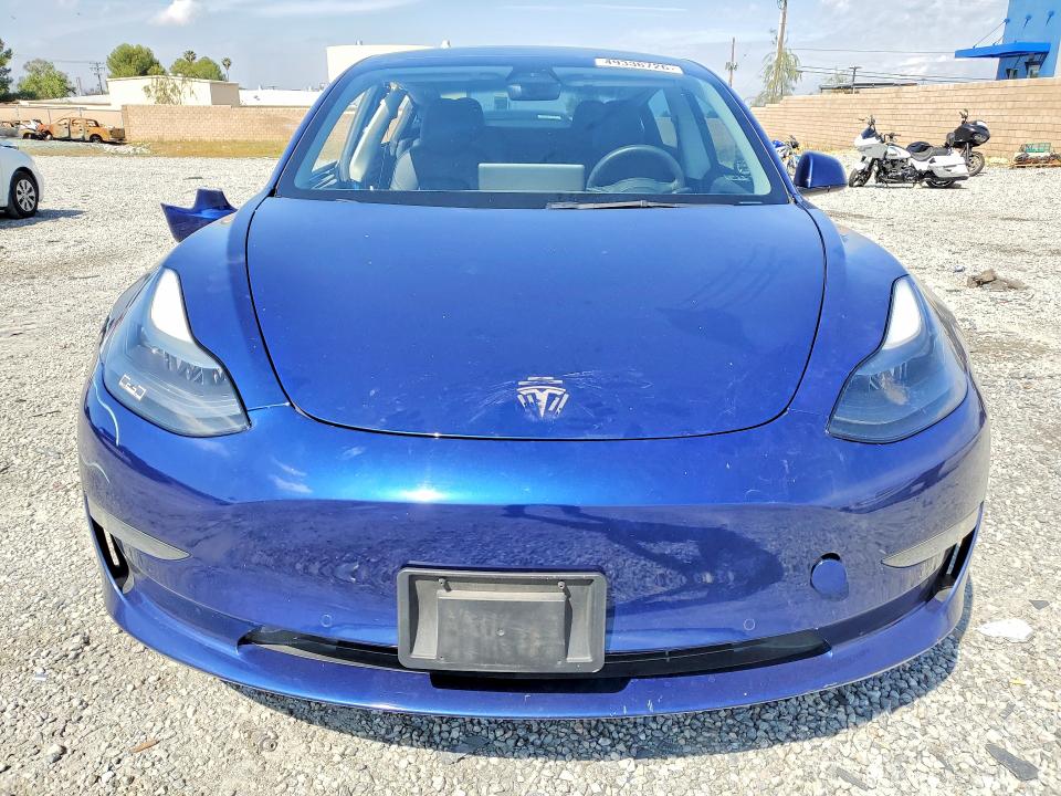 2022 Tesla Model 3 მანქანა იყიდება აუქციონზე, vin: 5YJ3E1EB6NF211002, აუქციონის ნომერი: 49336726