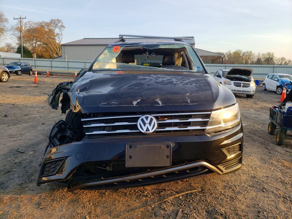 2020 Volkswagen Tiguan მანქანა იყიდება აუქციონზე, vin: 3VV2B7AX1LM038637, აუქციონის ნომერი: 48219036