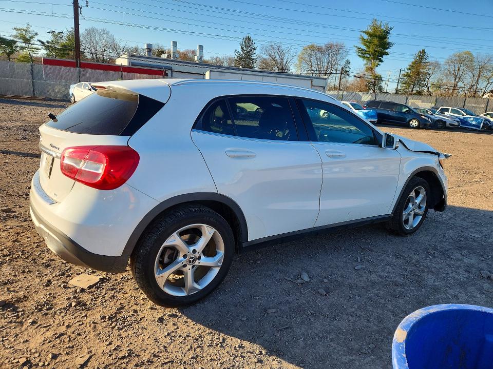 2019 Mercedes-benz Gla მანქანა იყიდება აუქციონზე, vin: WDCTG4GB4KJ586961, აუქციონის ნომერი: 48956026